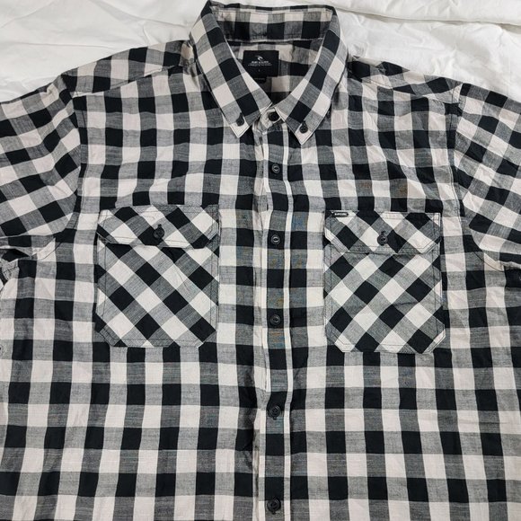 Rip Curl Mens Large Black White Button Shirt Plaid Pockets Short Sleeve Casual - Picture 3 of 10